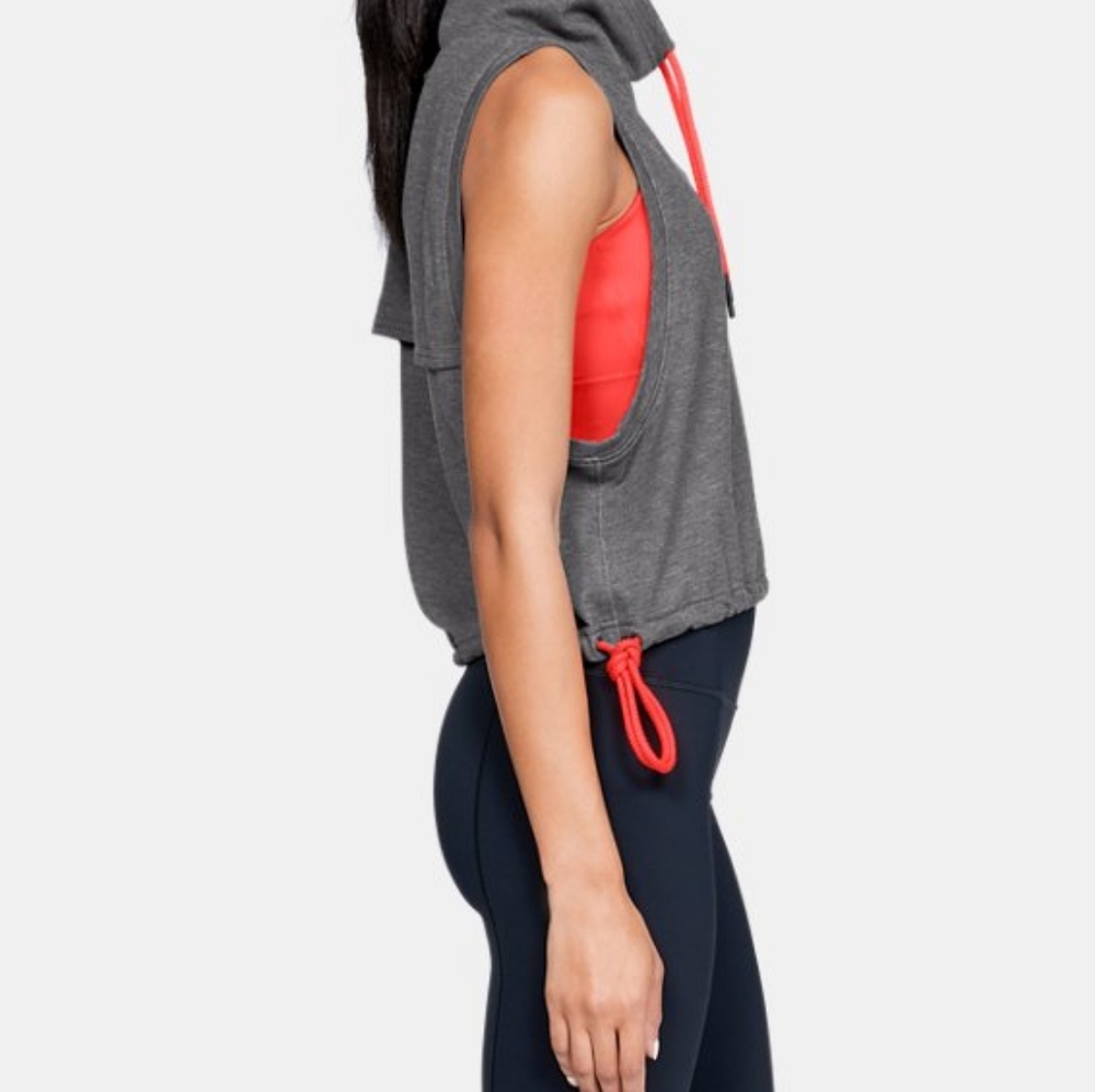 NWT UA Fleece Crop - Picture 2 of 12
